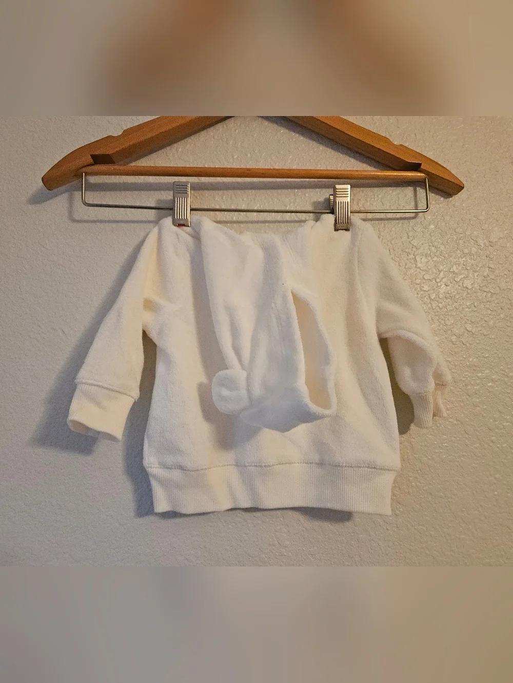 carters 2 piece white sweater suit, 3 months